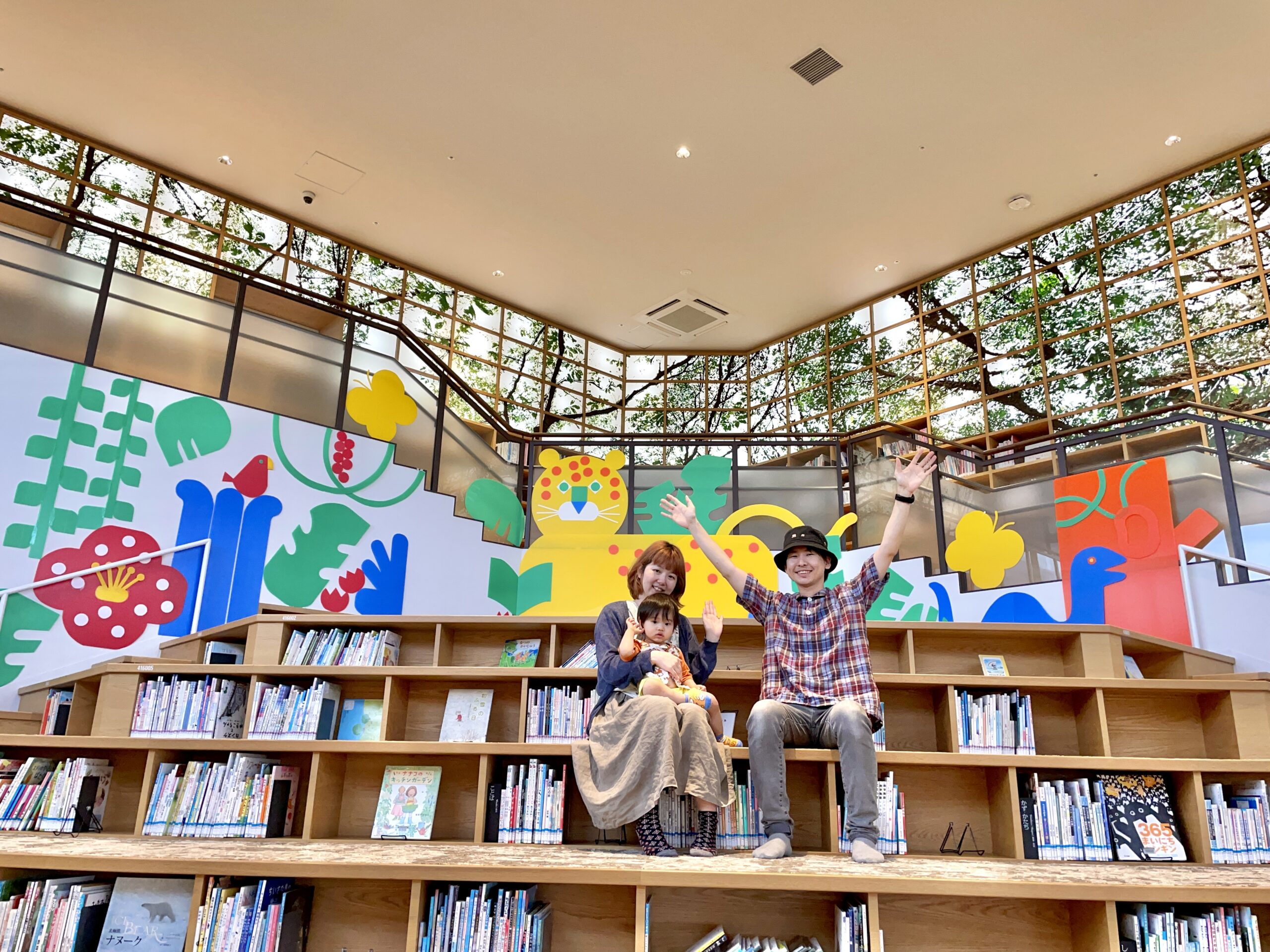 和歌山市民図書館の展覧会のためのディスプレイ