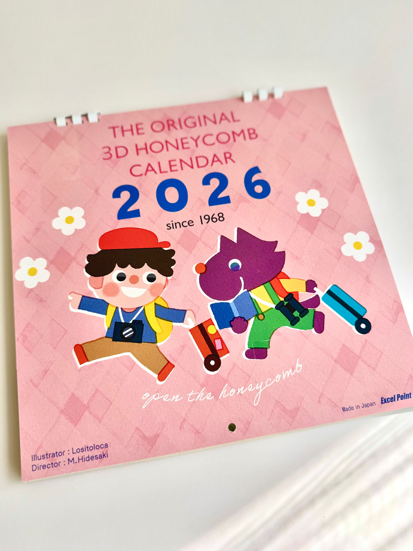 ハニカムカレンダー・ポップアップカレンダー2025 株式会社エクセルポイント表紙　写真